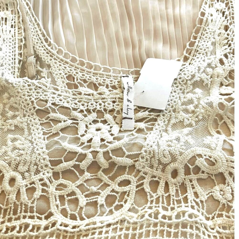 Willow & Clay Women's Cream Crochet Pleated Skirt Lined Mini Dress SZ XS NWT - Picture 6 of 13